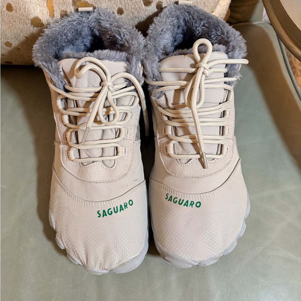 Saguaro Gray Winter Boots with Faux Fur Lining